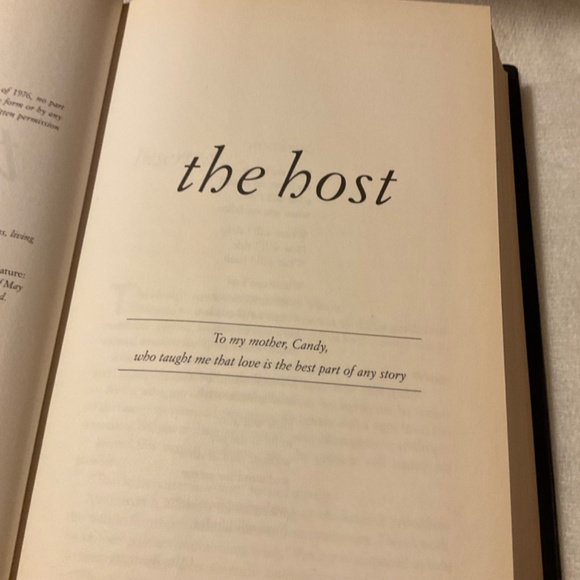 The Host by Stephanie Meyer - Hardcover Book - Picture 5 of 6